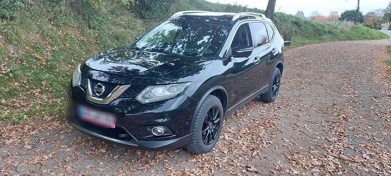 Schwarz Gebraucht 2015 Nissan X-Trail Tekna SUV | 14.200 € (Fairer Preis) - Bild 1/4