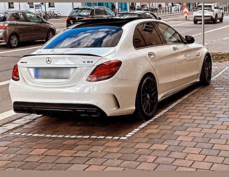 Weiß Gebraucht 2017 Mercedes C63 AMG Limousine | 40.500 € (Fairer Preis) - Bild 1/4