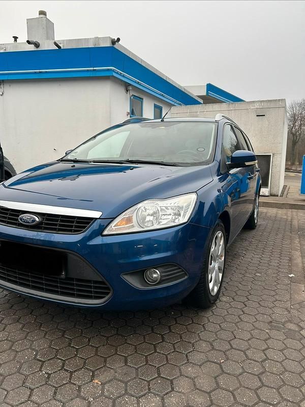 Gebraucht Ford Focus 101 PS (74 kW) 2010 Blau Kombi