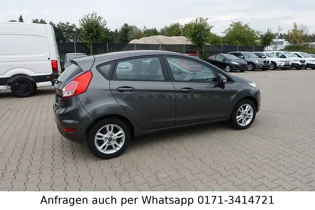 Gebraucht Ford Fiesta Celebration 80 PS (58 kW) 2017 Grau Kleinwagen