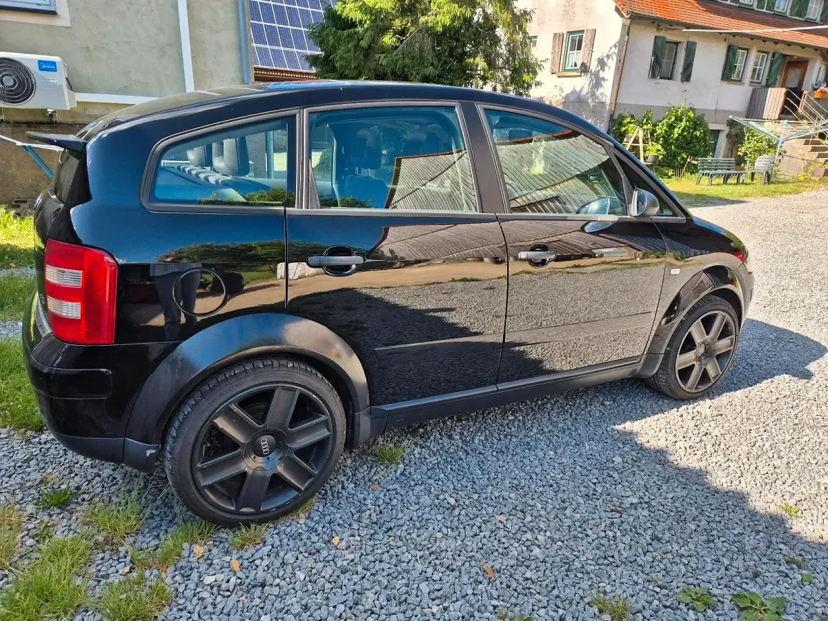 Gebraucht Audi A2 75 PS (55 kW) 2001 Schwarz Kleinwagen
