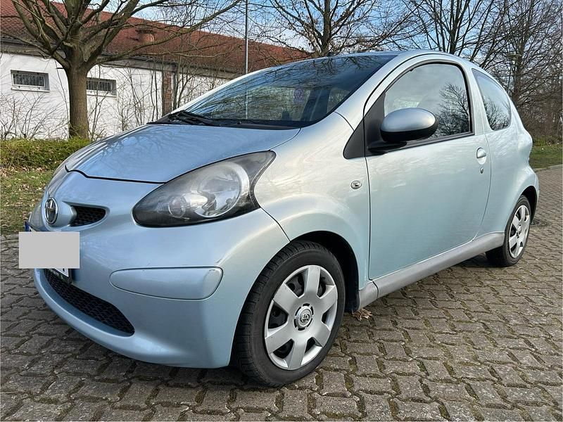 Silber Gebraucht 2007 Toyota Aygo Kleinwagen | 1.300 € (Superpreis) - Bild 1/4