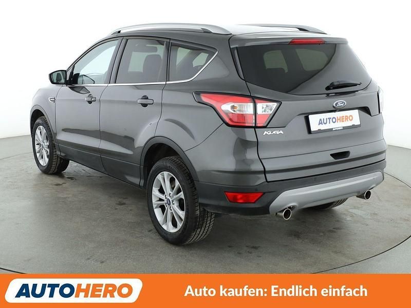 Gebraucht Ford Kuga Titanium 150 PS (110 kW) 2019 Grau SUV