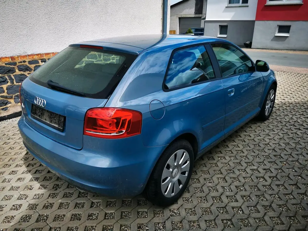 Gebraucht Audi A3 105 PS (77 kW) 2009 Blau Kleinwagen