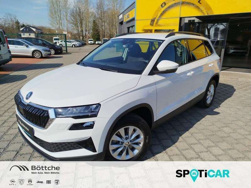 Moonweiss metallic Neu 2025 Skoda Karoq Fresh SUV | 35.480 € (Fairer Preis) - Bild 1/4