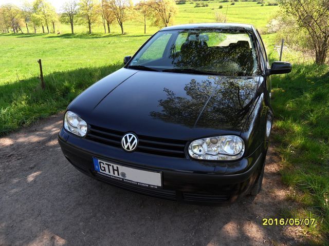 Gebraucht VW Golf IV 102 PS (75 kW) 2002 Schwarz metallic Limousine