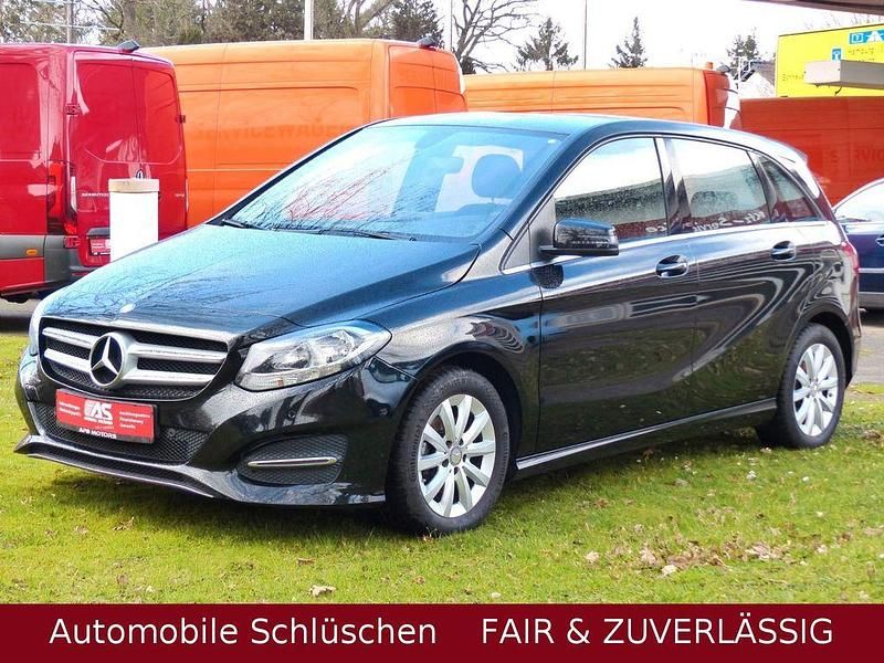 Gebraucht Mercedes B180 109 PS (80 kW) 2016 Schwarz Van / Kleinbus