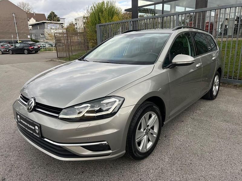 Silber Gebraucht 2020 VW Golf VII Comfortline Kombi | 17.950 € (Fairer Preis) - Bild 1/4