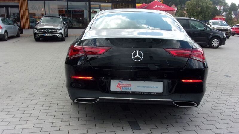 Gebraucht Mercedes CLA180 136 PS (100 kW) 2021 Schwarz Limousine