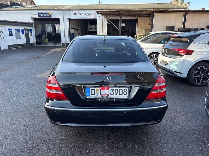 Gebraucht Mercedes E320 Avantgarde 204 PS (150 kW) 2004 Schwarz Limousine