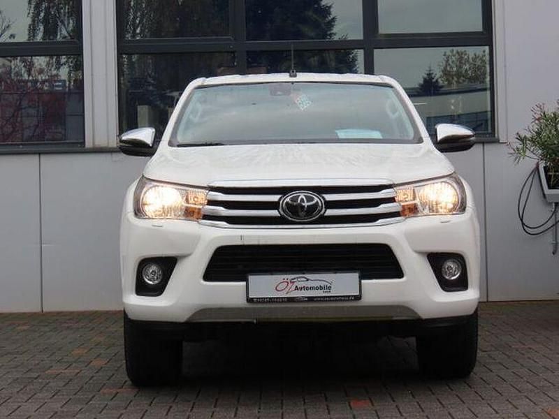 Gebraucht Toyota HiLux 150 PS (110 kW) 2019 Weiß Abholung