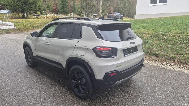 Neu Jeep Avenger 145 PS (106 kW) 2025 Beige SUV