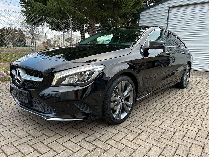 Schwarz Gebraucht 2019 Mercedes CLA180 Shooting Brake Kombi | 17.120 € (Fairer Preis) - Bild 1/4