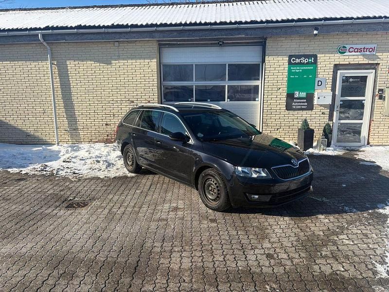 Gebraucht Skoda Octavia Elegance 140 PS (102 kW) 2014 Schwarz Kleinwagen