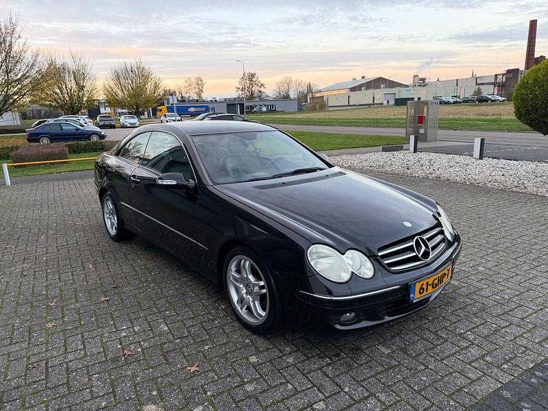 Gebraucht Mercedes CLK280 Avantgarde 231 PS (169 kW) 2008 Schwarz Coupé