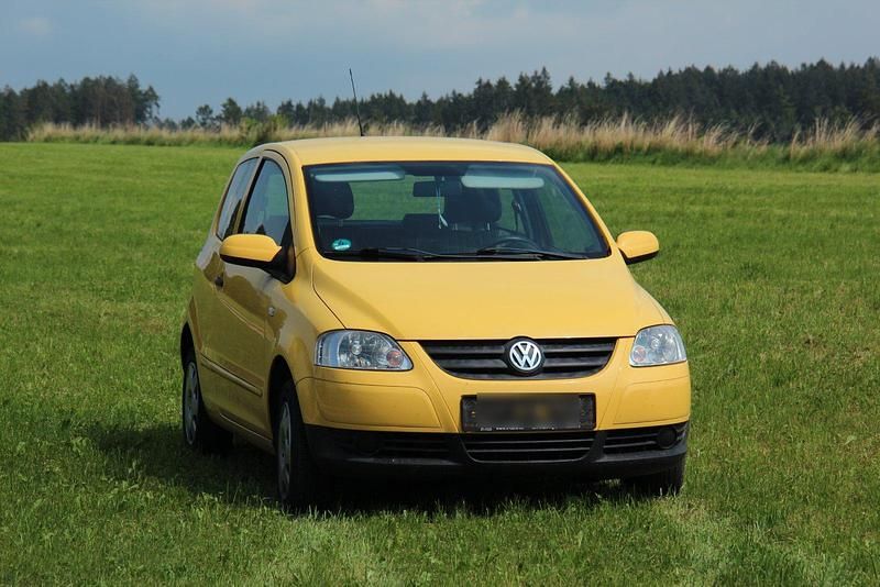 Gelb Gebraucht 2011 VW Fox Kleinwagen | 779 € (Guter Preis) - Bild 1/4