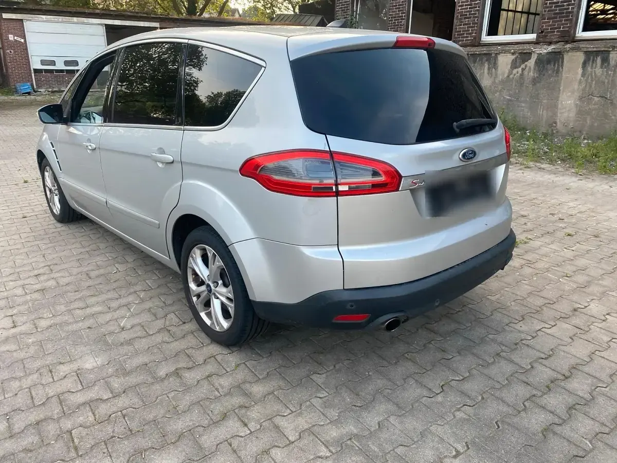 Gebraucht Ford S-MAX S 175 PS (128 kW) 2010 Silber Van / Kleinbus