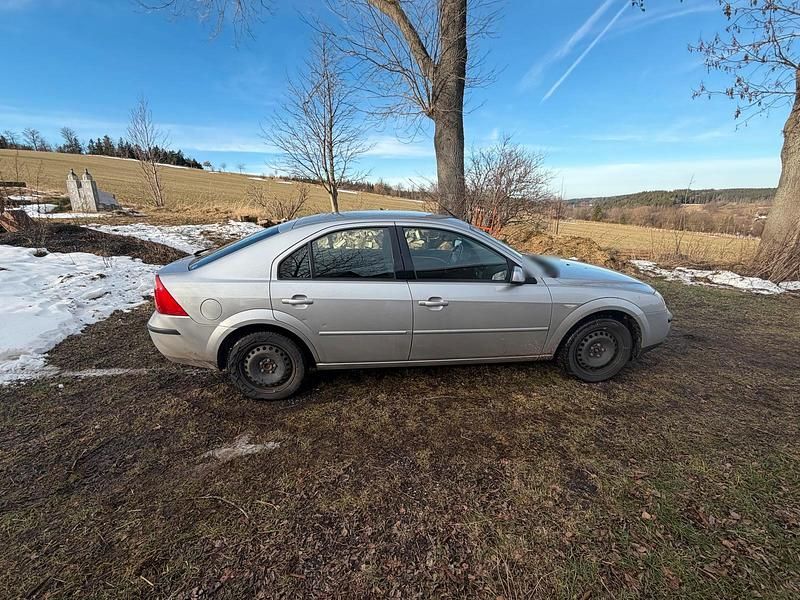 Gebraucht Ford Mondeo 125 PS (91 kW) 2005 Silber Limousine