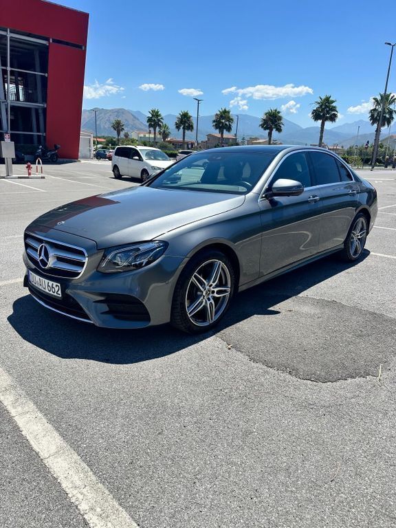 Grau Gebraucht 2018 Mercedes E220 Limousine | 26.850 € (Guter Preis) - Bild 1/4