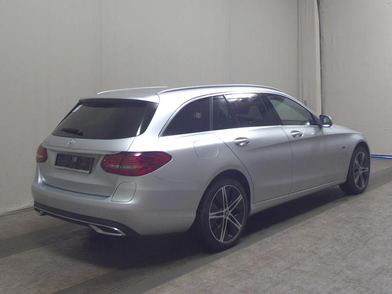 Gebraucht Mercedes C300e Avantgarde 306 PS (225 kW) 2021 Grau Kombi