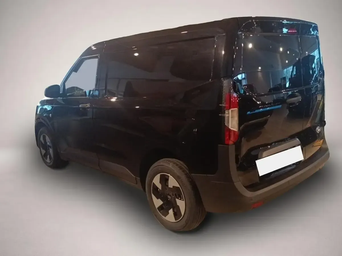 Neu Ford Courier Trend 100 kW (136 PS) 2026 Manufacturer Van / Kleinbus