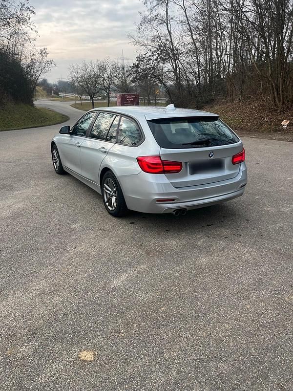 Gebraucht BMW 320 190 PS (139 kW) 2017 Grau Kombi