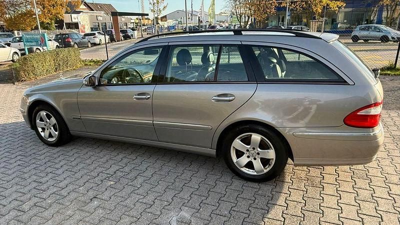 Gebraucht Mercedes E280 177 PS (130 kW) 2005 Silber Kombi