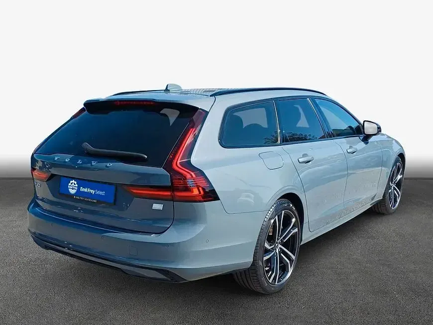 Gebraucht Volvo V90 Ultimate 335 PS (246 kW) 2023 Thunder grey Kombi