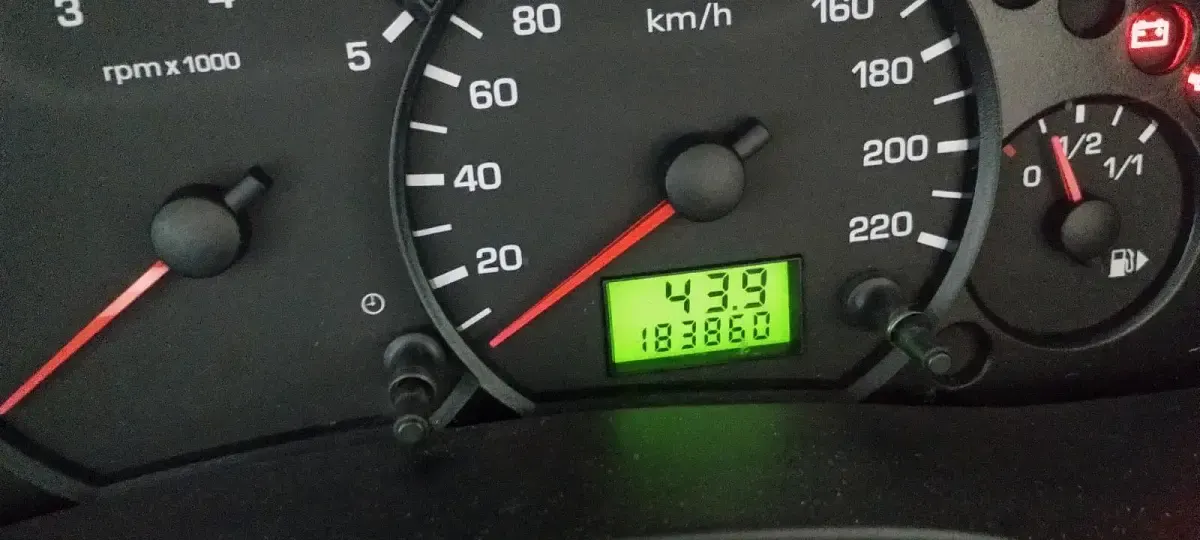 Gebraucht Ford Focus 75 PS (55 kW) 2002 Weiß Van / Kleinbus