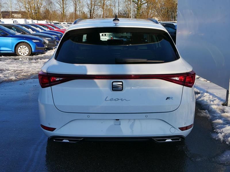 Neu Seat Leon FR 2025 Nevadaweiß metallic Kombi