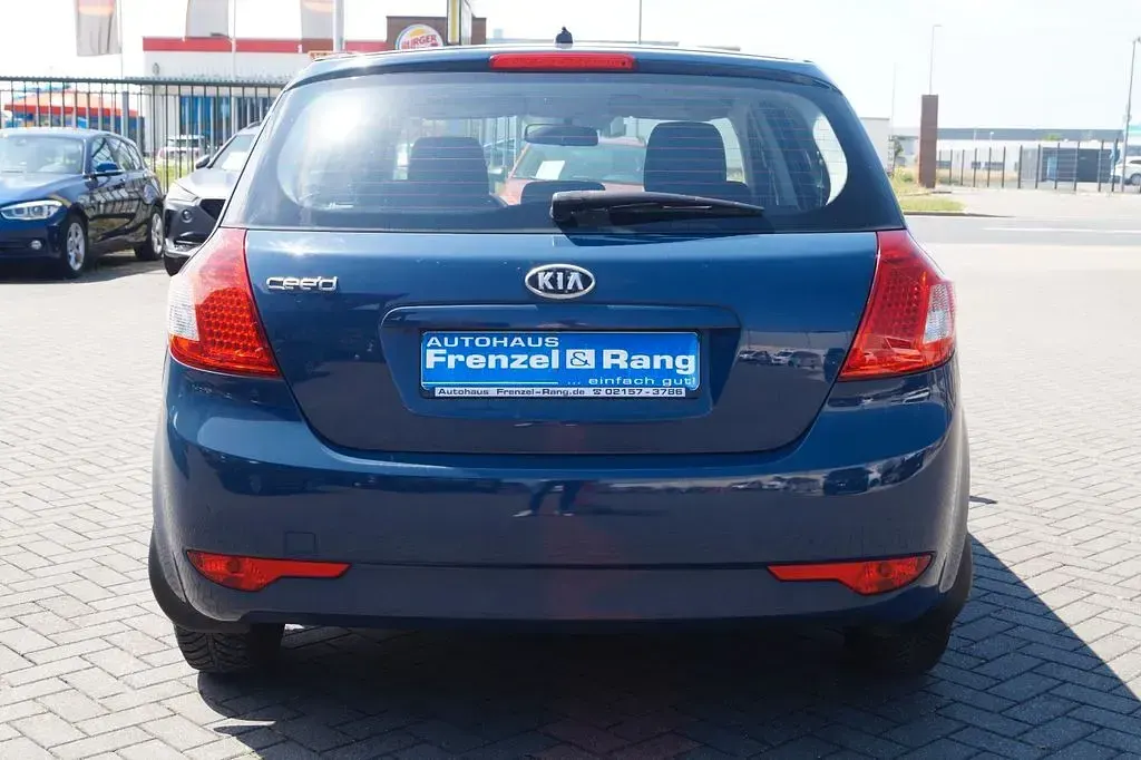 Gebraucht Kia Ceed 90 PS (66 kW) 2011 Blau Kleinwagen