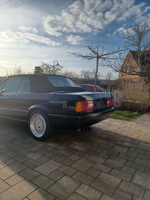 Gebraucht BMW 320 Cabriolet 129 PS (94 kW) 1991 Schwarz Cabrio