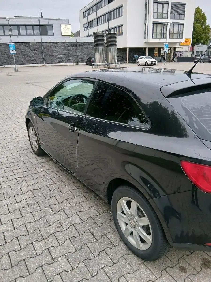 Gebraucht Seat Ibiza 75 PS (55 kW) 2012 Schwarz Kleinwagen