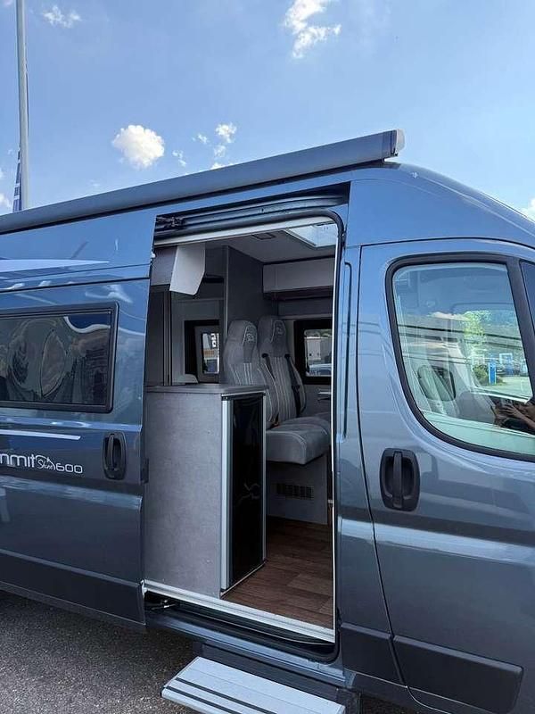 Gebraucht Peugeot Boxer 165 PS (121 kW) 2024 Lackierung eisengrau/metallic Van
