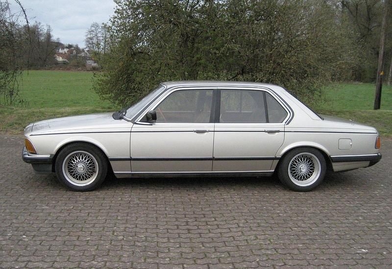 Gebraucht BMW 735 218 PS (160 kW) 1985 Limousine
