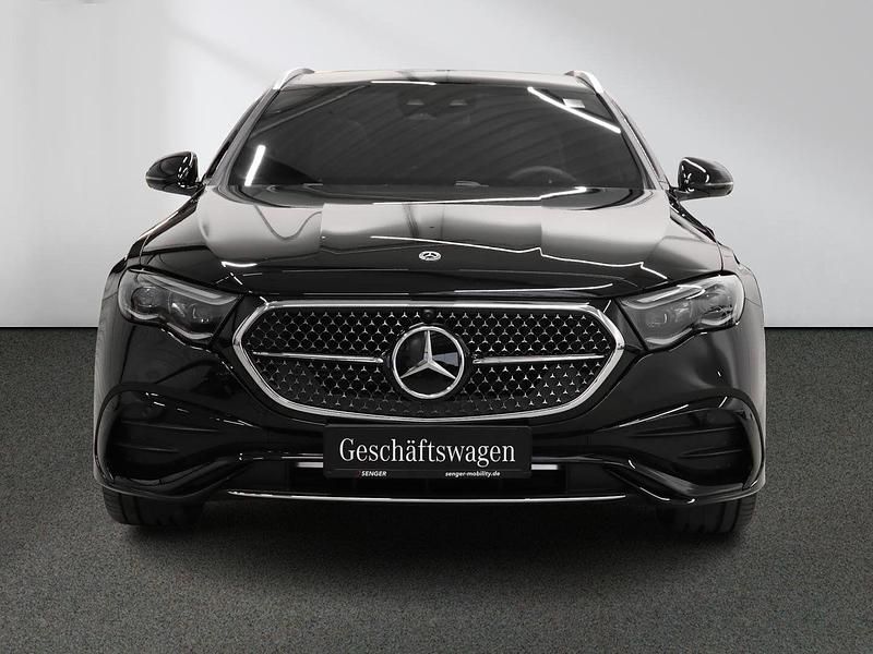 Gebraucht Mercedes E220 AMG 197 PS (144 kW) 2025 Schwarz Limousine