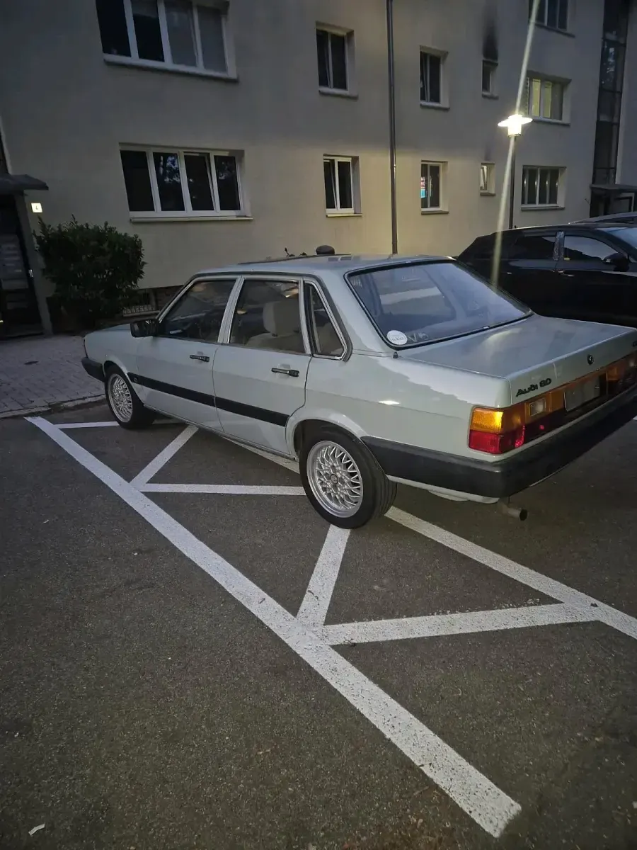 Gebraucht Audi 80 112 PS (82 kW) 1984 Grau Limousine