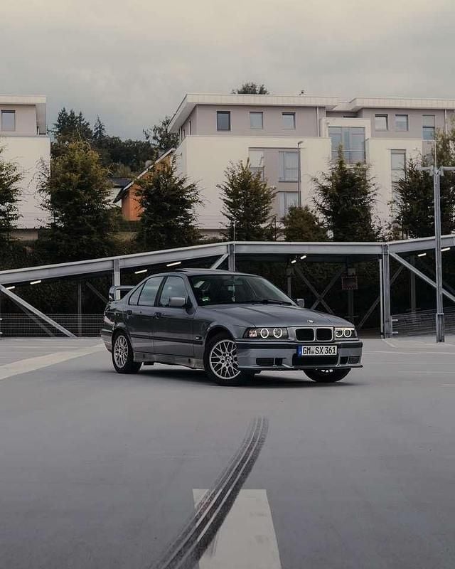 Gebraucht 1995 BMW 318 Limousine | 3.800 € - Bild 1/4