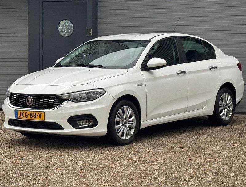 Weiß Gebraucht 2018 Fiat Tipo Pop Limousine | 6.900 € (Superpreis) - Bild 1/4