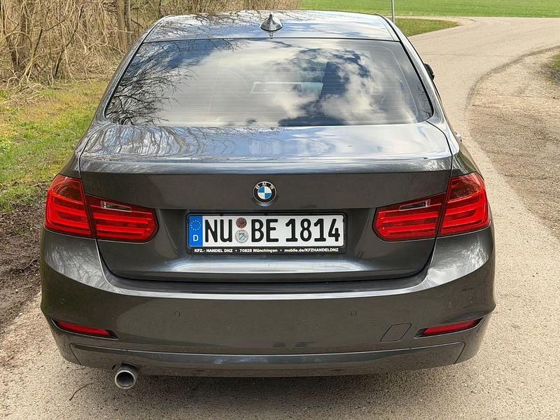 Second-hand BMW 320 184 CP (135 kW) 2012 Berlinǎ
