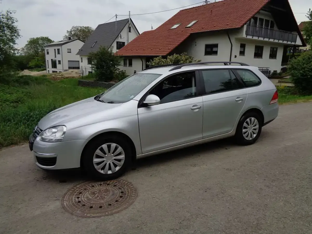 Gebraucht VW Golf VI Individual 105 PS (77 kW) 2009 Other Kleinwagen