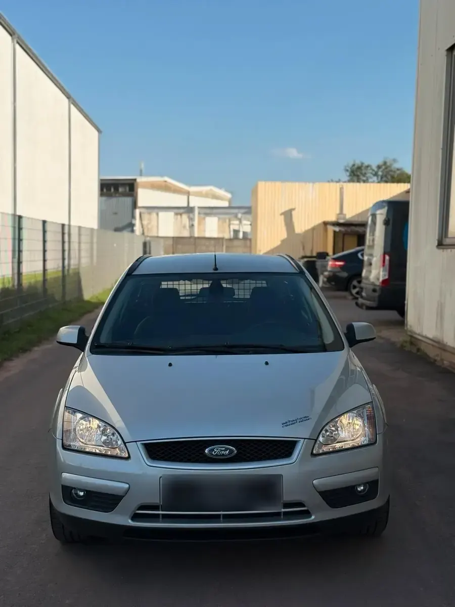 Gebraucht Ford Focus 101 PS (74 kW) 2007 Silber Kombi