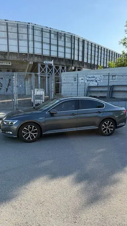 Gebraucht VW Passat Highline 239 PS (175 kW) 2016 Grau Limousine