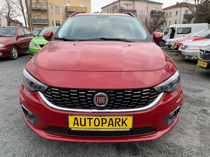 Gebraucht Fiat Tipo 120 PS (88 kW) 2017 Rot Kombi