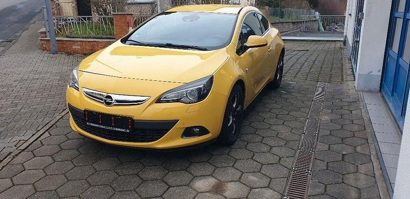 Gebraucht 2011 Opel Astra GTC Innovation Limousine | 7.900 € (Teuer) - Bild 1/4