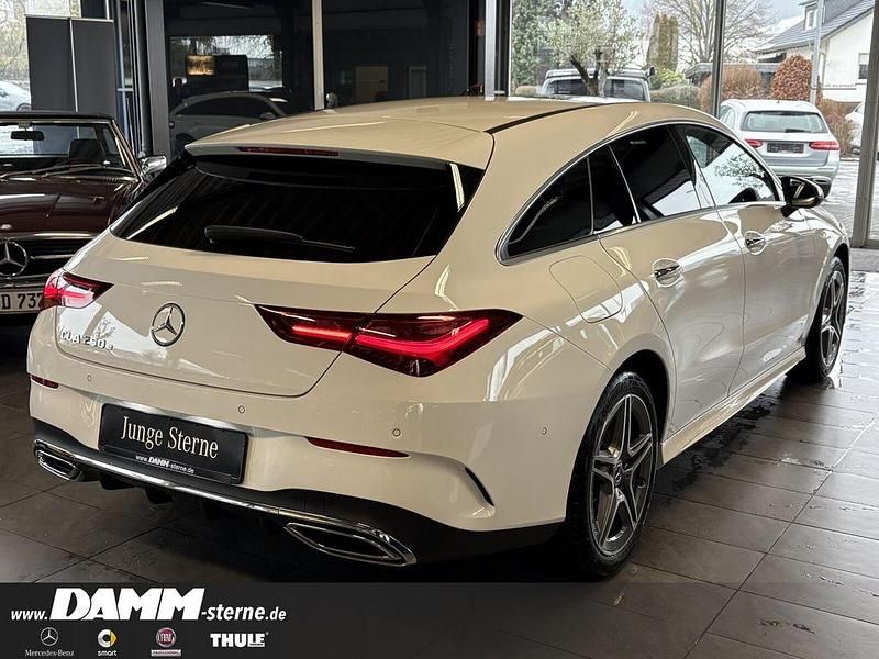 Gebraucht Mercedes CLA250e Shooting Brake Premium 163 PS (119 kW) 2024 Weiß Kombi