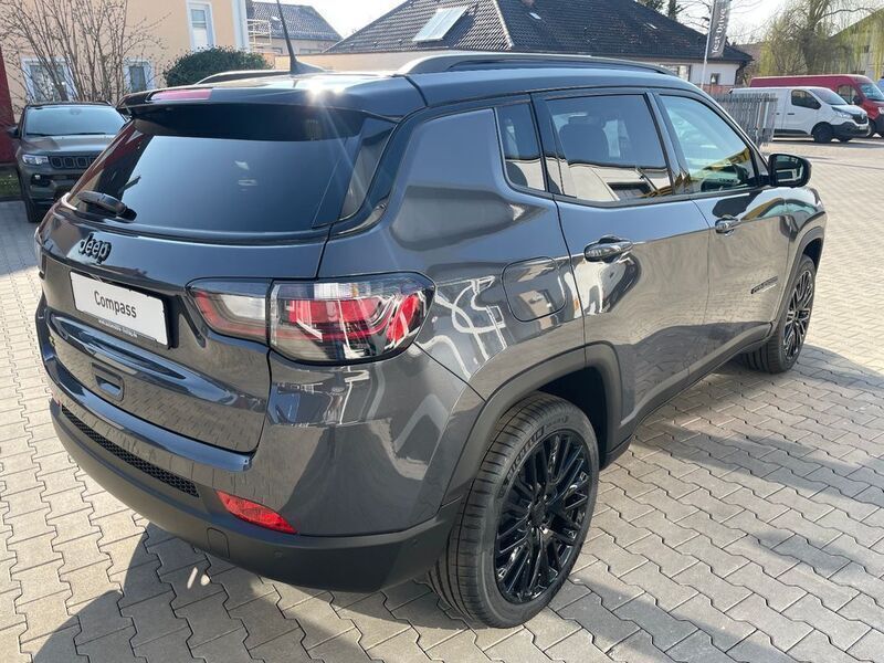 Gebraucht Jeep Compass 131 PS (96 kW) 2022 Graphite SUV