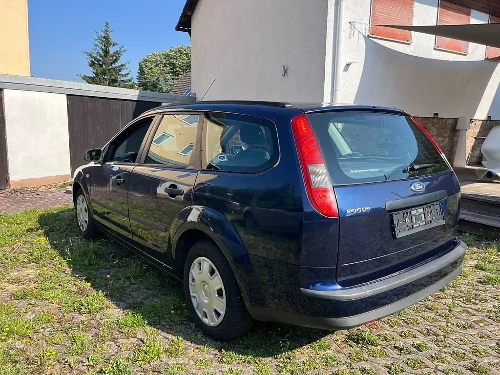 Gebraucht Ford Focus 101 PS (74 kW) 2006 Blau Limousine