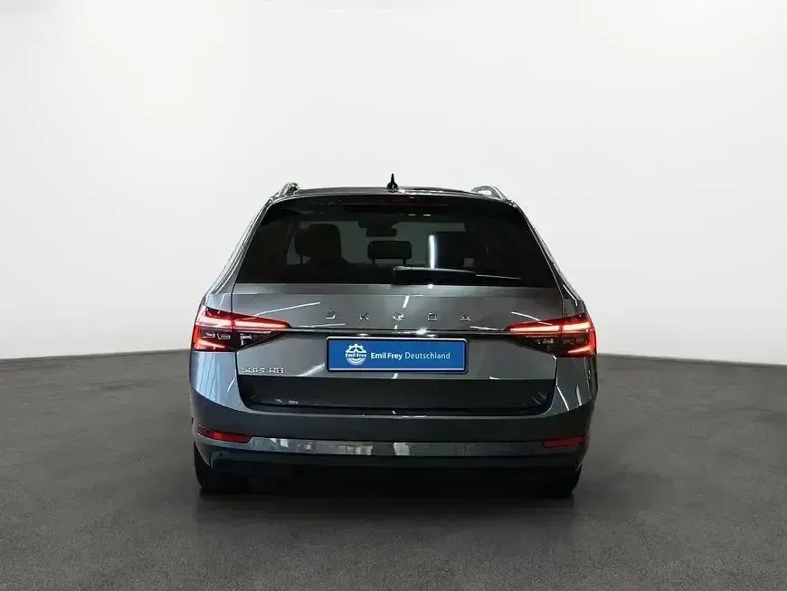 Gebraucht Skoda Superb Style 150 PS (110 kW) 2024 Grau Kombi