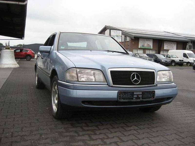 Gebraucht Mercedes C220 Elegance 150 PS (110 kW) 1994 Blau Limousine